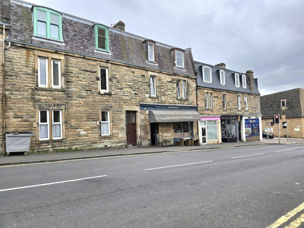 66 Sinclair Street, Helensburgh, G84 8TP 2 bed flat to rent £900 pcm (£208 pw)
