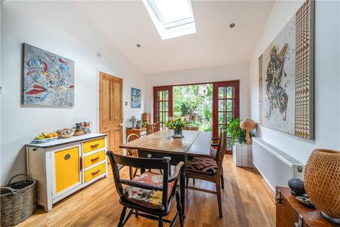 46 Park Grove Road, London, E11 4PU