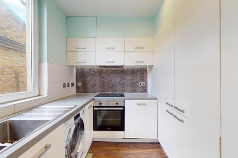 2 bedroom flat to rent, Catford Hill