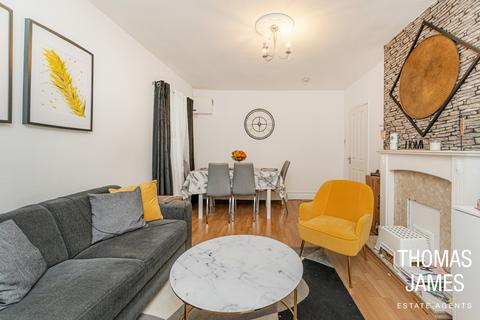 2 bedroom flat for sale, Grasmere Court, Bowes Park, N22