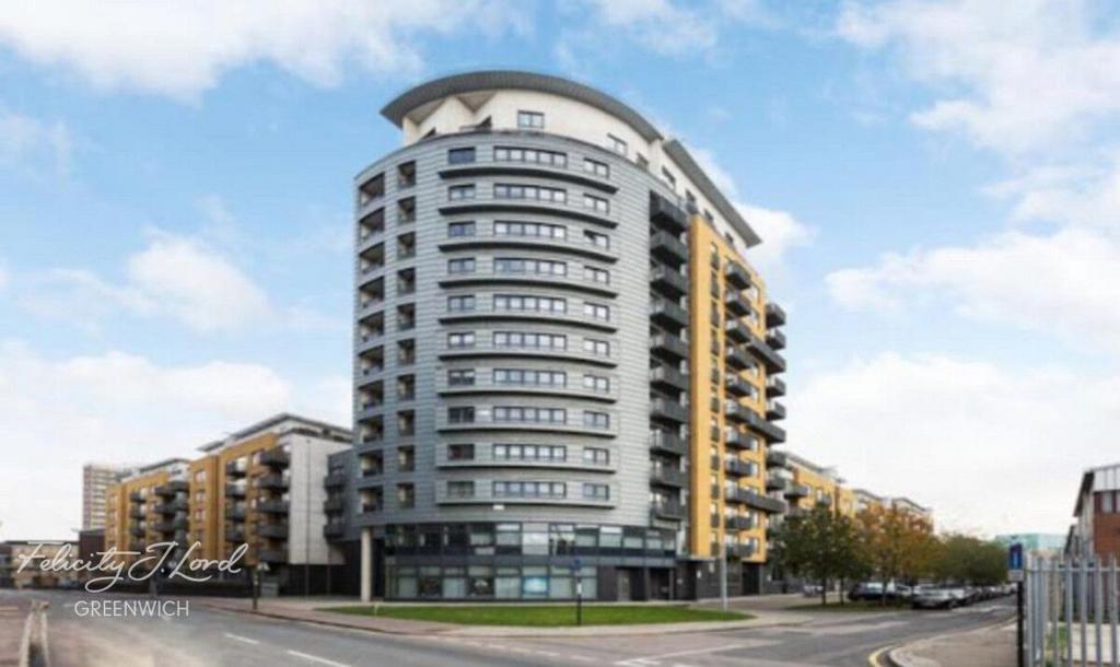Apartment in LONDON - View 2