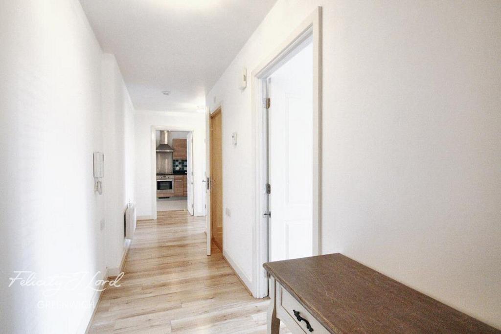Apartment in LONDON - View 3