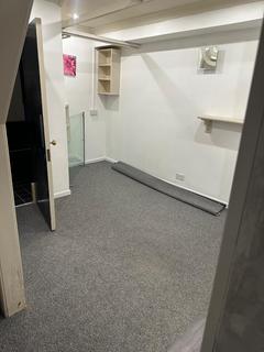 Studio to rent, Otley Road, Bradford, West Yorkshire, BD2