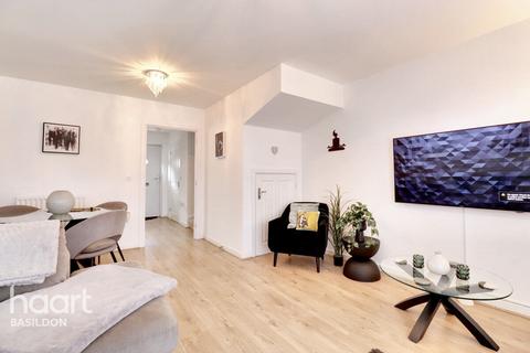 2 Abrahams Close, Basildon, SS14 3QQ