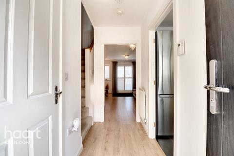 2 Abrahams Close, Basildon, SS14 3QQ