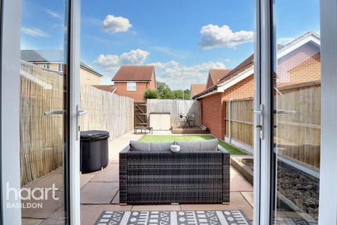 2 Abrahams Close, Basildon, SS14 3QQ