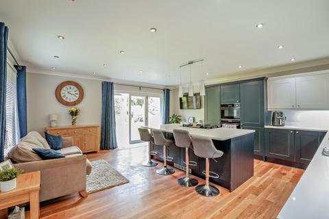 6 bedroom detached house for sale, Sulhamstead, Berkshire