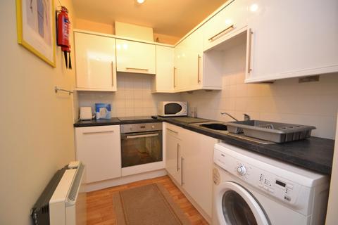 2 bedroom flat to rent, Dene House Court, Leicester Place, Leeds LS2