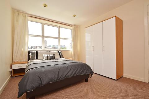 2 bedroom flat to rent, Dene House Court, Leicester Place, Leeds LS2