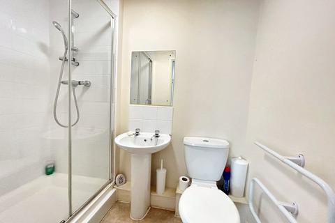 2 bedroom apartment for sale, 2 The Lodge, Manygates Park, Wakefield, West Yorkshire