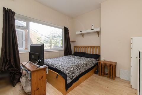 2 bedroom flat for sale, Cornwall Gardens, Cliftonville, CT9