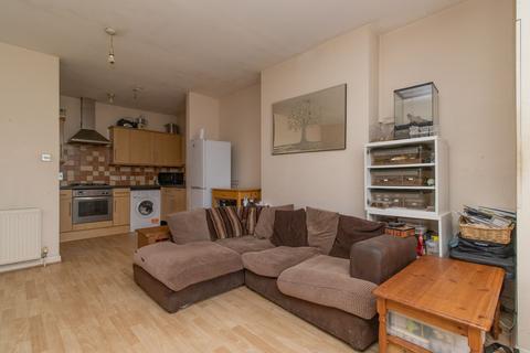 2 bedroom flat for sale, Cornwall Gardens, Cliftonville, CT9