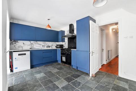 4 bedroom terraced house to rent, Cornwallis Square, Upper Holloway