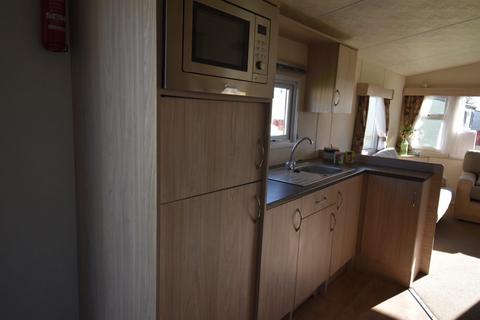 2 bedroom static caravan for sale, Sand le Mere Holiday Park