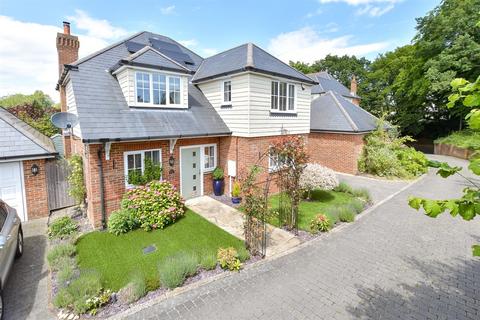 4 bedroom detached house for sale, Barrow Hill, Sellindge, Kent