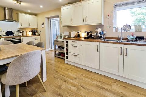 4 bedroom semi-detached house for sale, Weston Grove, Upton, Chester, Cheshire, CH2