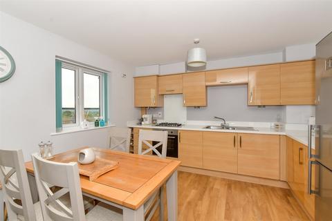 2 bedroom apartment for sale, Taylor Close, Tonbridge, Kent