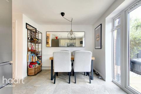 25 Moat Lane, Lower Upnor, Rochester, ME2 4GP