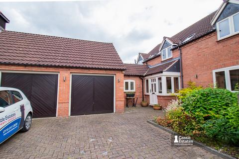 4 bedroom detached house for sale, Farriers Green, Clifton Village, NG11 8ND