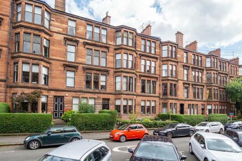 3 bedroom flat to rent, Falkland Street, Glasgow G12
