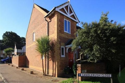 3 bedroom semi-detached house to rent, Lavender Road, Woking GU22