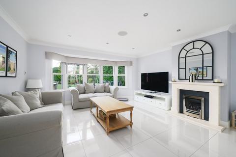 2 Greyfriars, Hutton, Brentwood, CM13 2XB