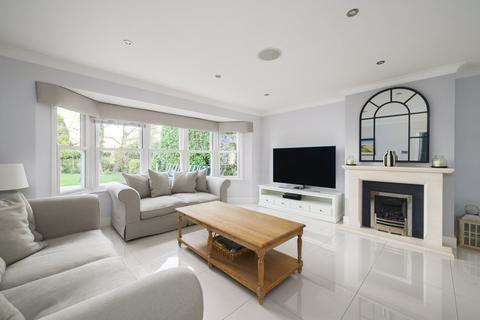 2 Greyfriars, Hutton, Brentwood, CM13 2XB