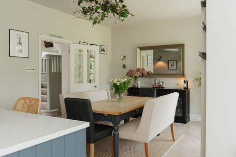 24 Beaconsfield Road, Claygate, Esher, KT10 0PW