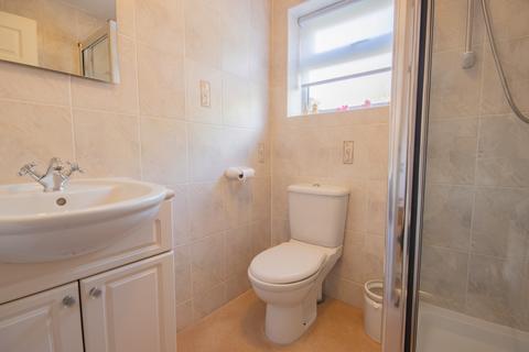 25 Allison Gardens, Beeston, Nottingham, NG9 5DG