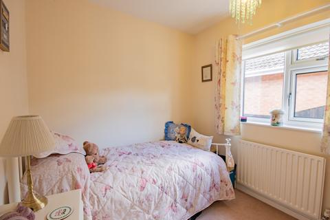 25 Allison Gardens, Beeston, Nottingham, NG9 5DG