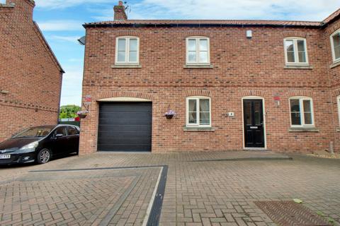 3 bedroom terraced house for sale, Waverley Court, Doncaster DN8