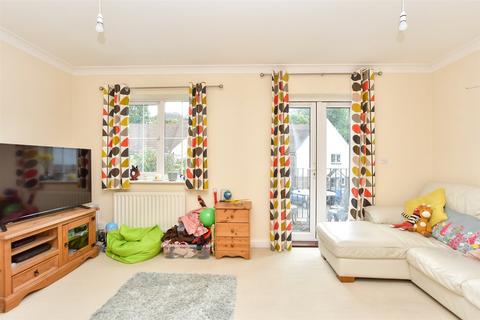 3 bedroom townhouse for sale, Finch Close, Faversham, Kent