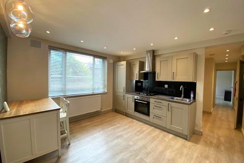 2 bedroom flat to rent, Upper Clapton Road, London E5