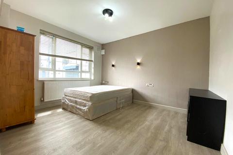 2 bedroom flat to rent, Upper Clapton Road, London E5