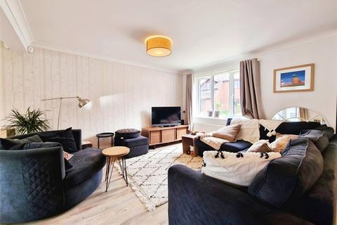 6 Emmets Nest, Binfield, Bracknell, RG42 4HH