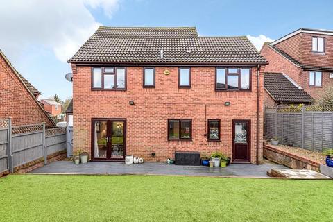 6 Emmets Nest, Binfield, Bracknell, RG42 4HH