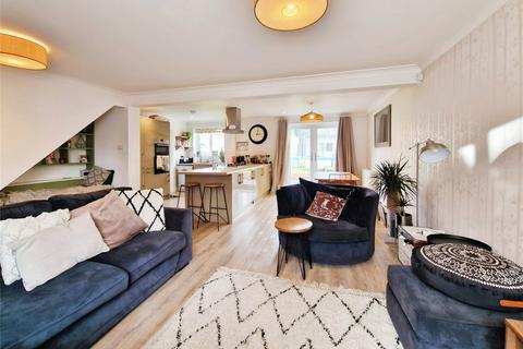6 Emmets Nest, Binfield, Bracknell, RG42 4HH