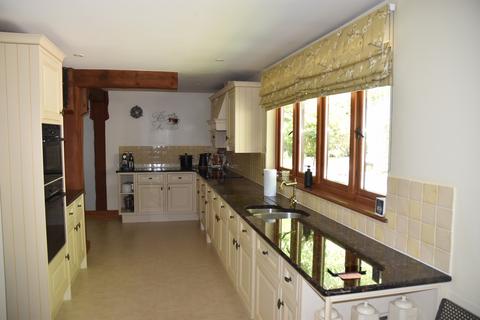 4 bedroom detached house for sale, Anwylyd, Cwmpengraig