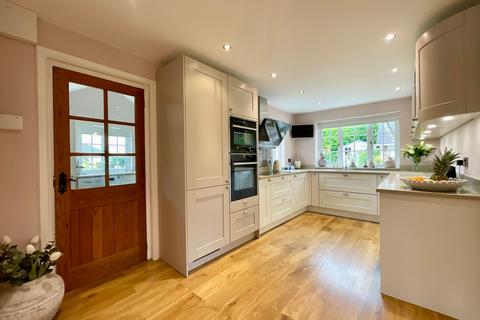37 Barlaston Old Road, Stoke-on-trent, ST4 8HD