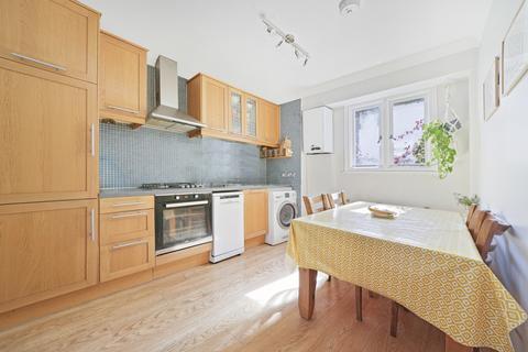 2 bedroom maisonette to rent, Liverpool Road, Islington, London