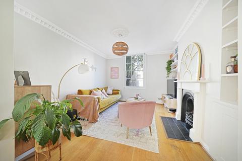 2 bedroom maisonette to rent, Liverpool Road, Islington, London