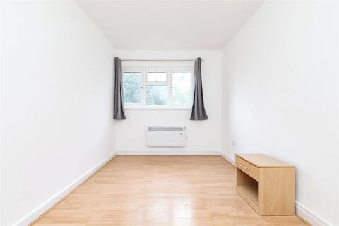 3 bedroom flat to rent, Wenlock Court, New North Road, Hoxton, London