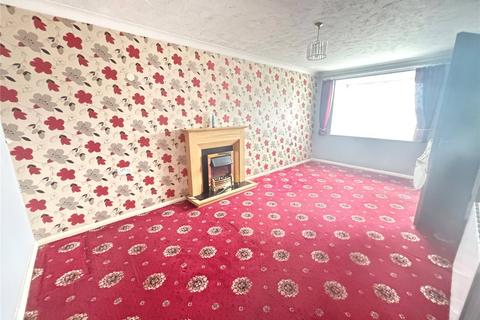 1 bedroom apartment for sale, Portland Close, Chadwell Heath, Romford, RM6