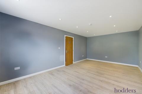 Semi detached house to rent - Fordwater Road, Chertsey, Surrey, KT16