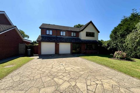 6 bedroom detached house for sale, Brickmakers Court, Trimley St. Martin, IP11