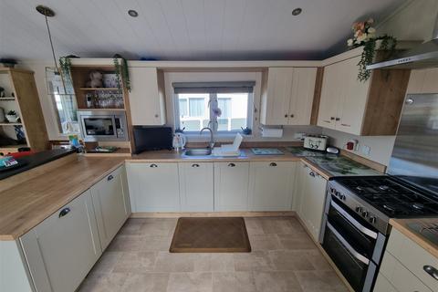 2 bedroom static caravan for sale, Lynch Lane, Weymouth DT4