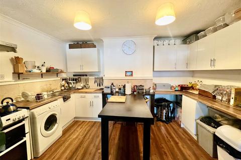 2 bedroom ground floor flat for sale, Easton Street, Portland DT5