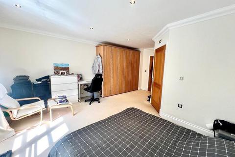 2 bedroom apartment to rent, Sunningdale