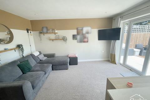15a Castleton Avenue, Bournemouth, BH10 7HW