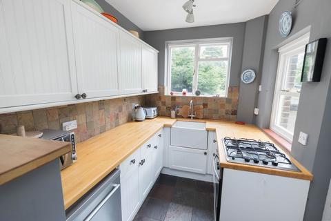 2 bedroom semi-detached house for sale, Homestall Road, East Grinstead RH19